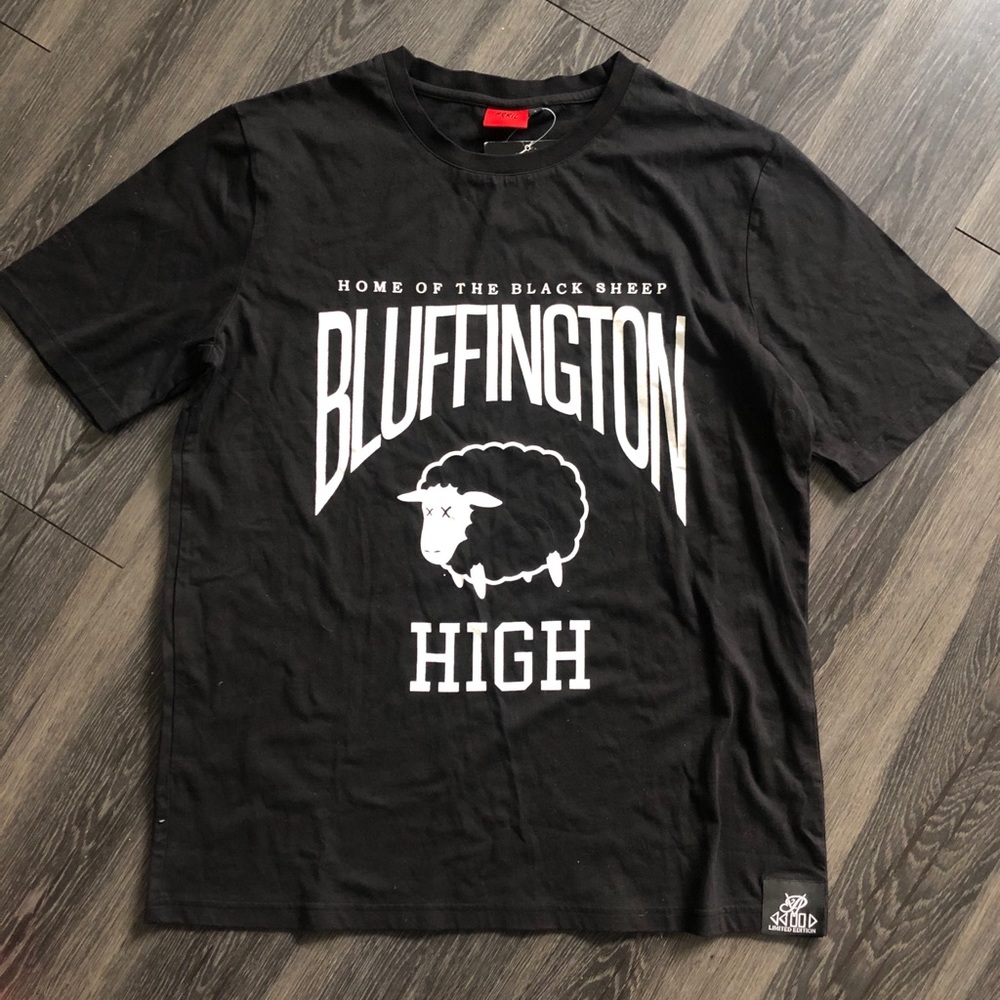 Peril threads Graphic tee